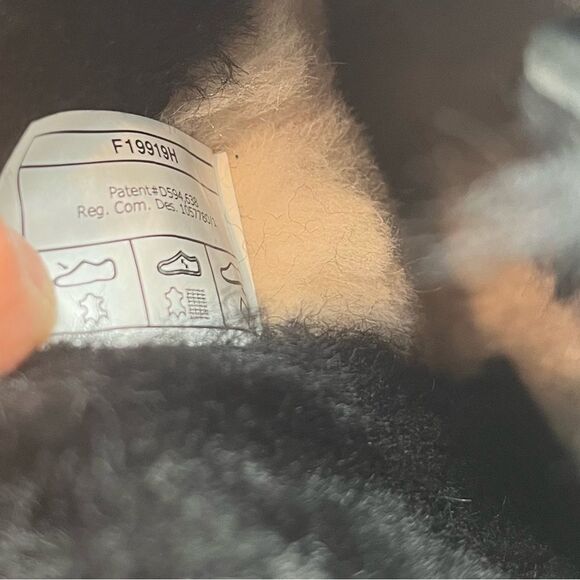 Ugg Mini Bailey Fluff Buckle Boot in Black Suede Leather and Shearling Womans 9 - Picture 5 of 9